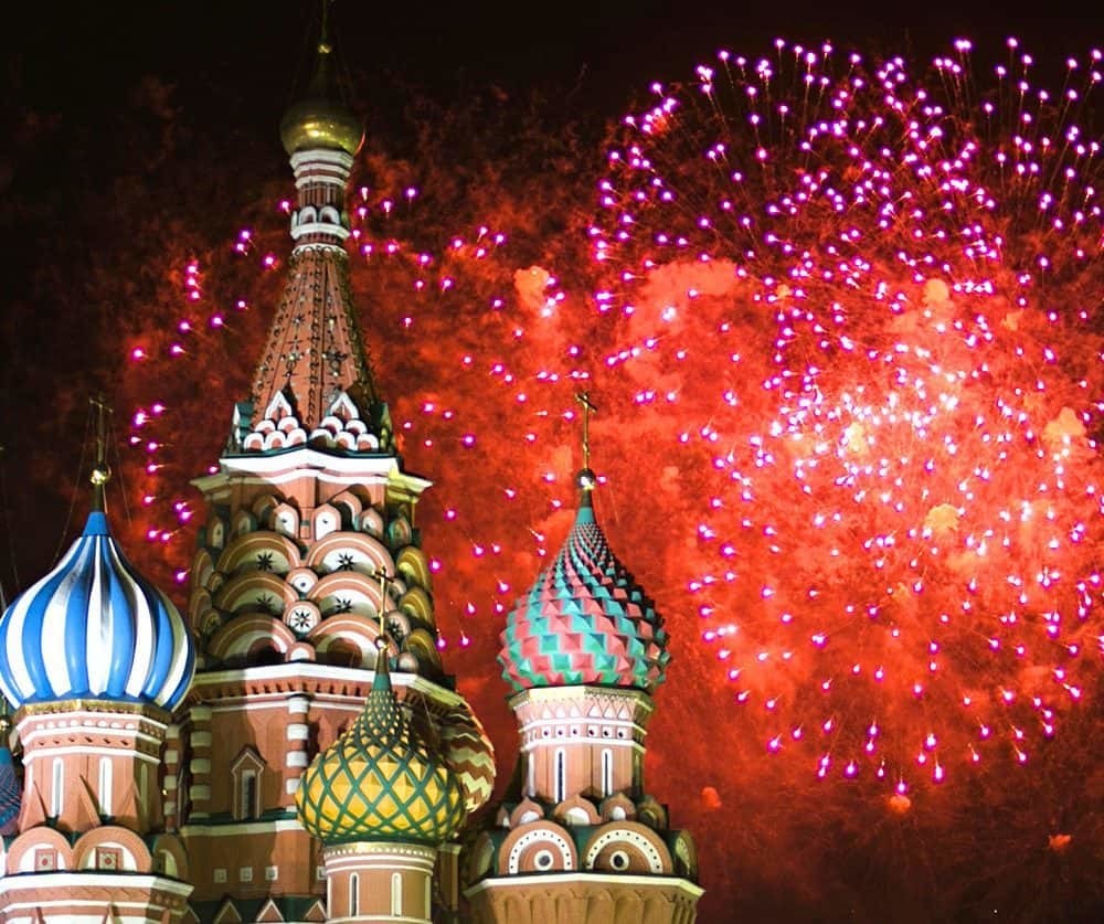 Как встретить Новый год в России? Чем заняться?