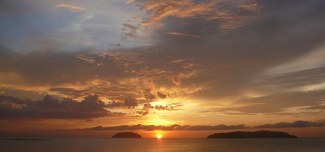 заход солнца остров Борнео